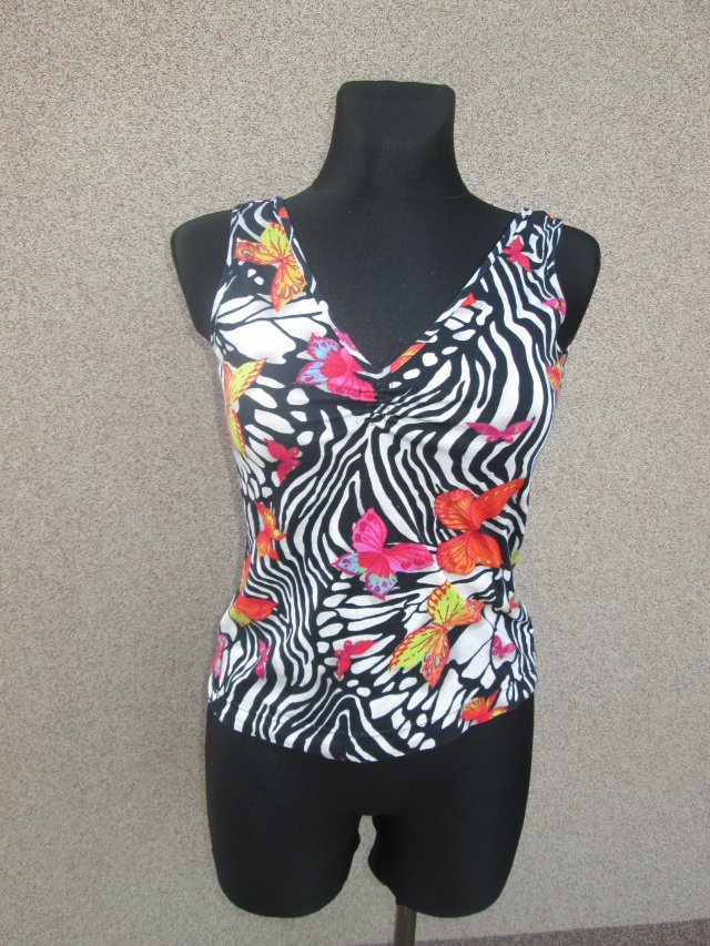 T-shirt w motyle - 38