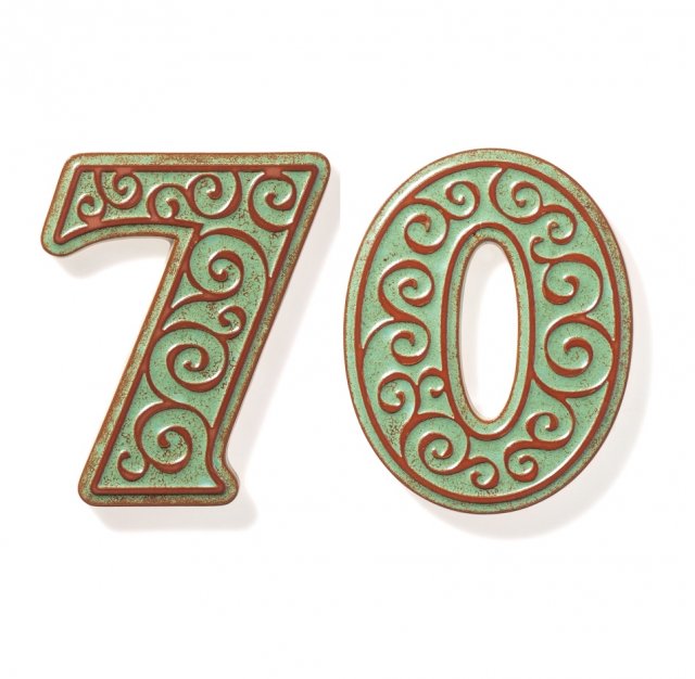 numer domu, cyfra 7 i 0 zielone z brązowymi ornamentami