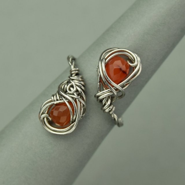 Pierścionek regulowany karneol, wire wrapping, stal chirurgiczna