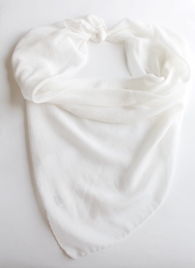 biała chusta vintage bawełniana