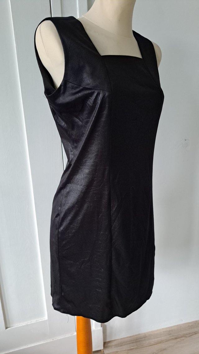 Czarna sukienka handmade, jak skóra, rozmiar M