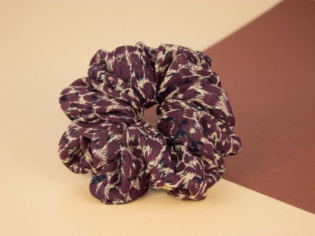 Gumka do włosów scrunchie.