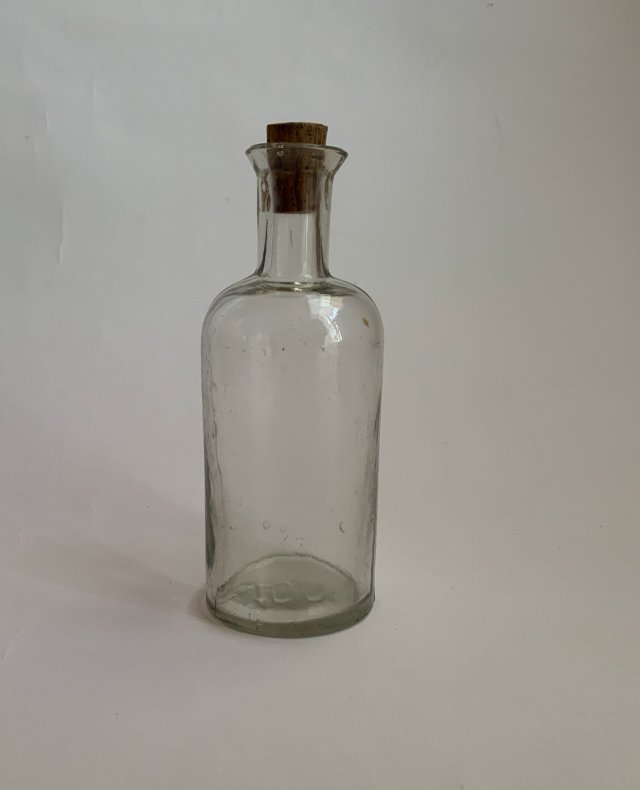 Stara szklana buteleczka
