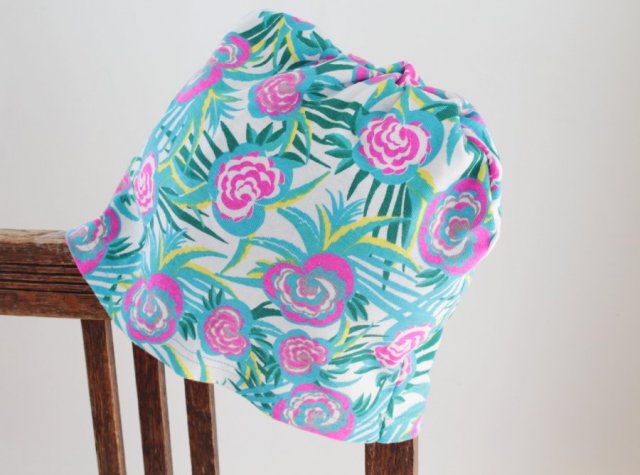 cienka czapka BEANIE handmade kwiaty