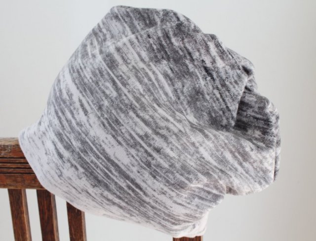 cienka czapka BEANIE handmade szara wzory