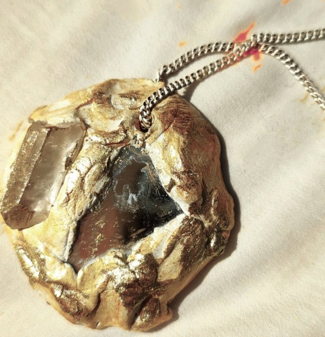 Crystal Witch amulet z kryształem górskim