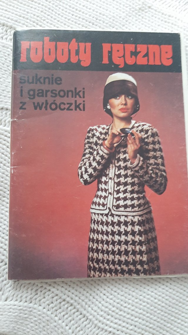 Roboty ręczne suknie I garsonki- wzornik z 1981 r.