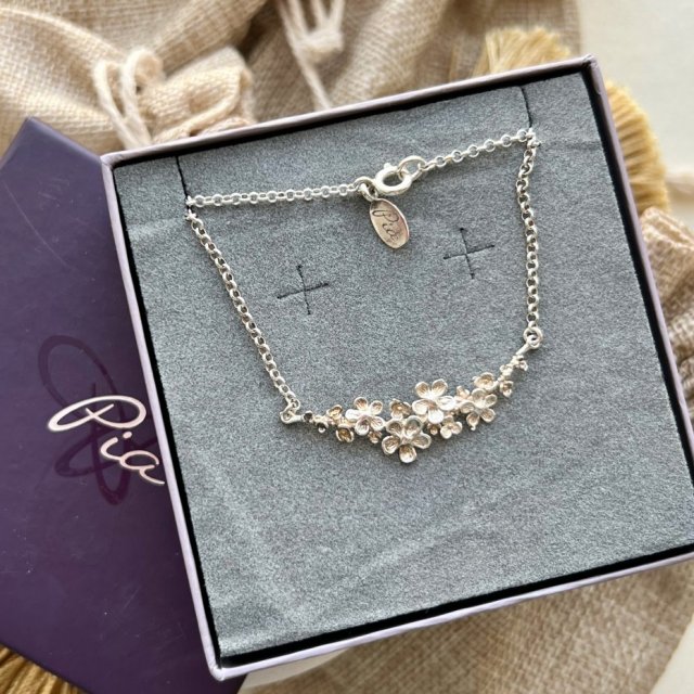 Pia Flowers Necklace ❤ Wdzięk i delikatność - srebro 925 ❤ Klasyczny naszyjnik ❤