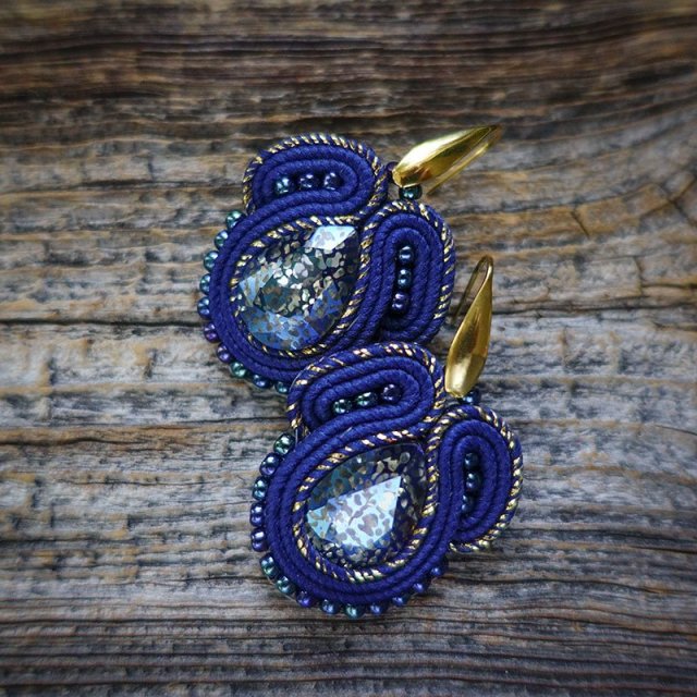 Granatowe kolczyki soutache