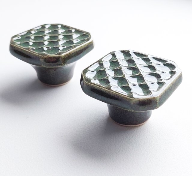 ceramiczne gałki do mebli, zielonobrązowe, wz.8