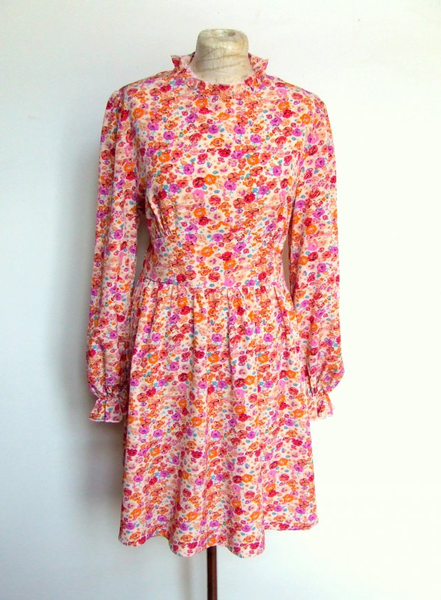 sukienka w kwiatuszki retro r. 40