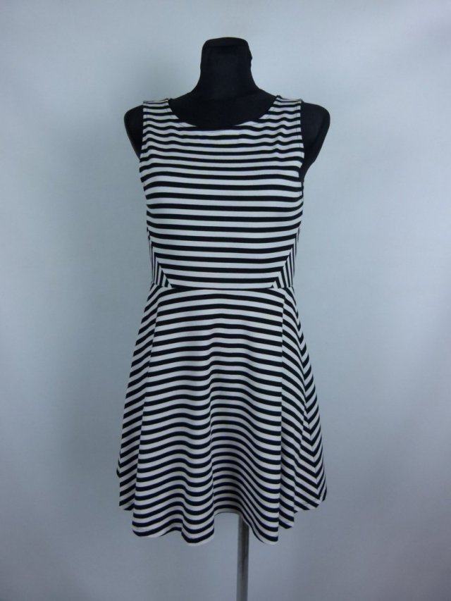 H&M Divided rozkloszowana mini dzianinka w paski / S