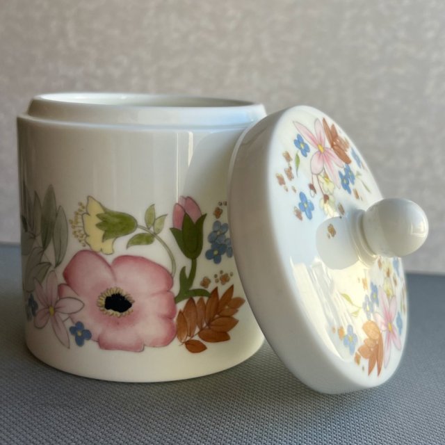 Meadow Sweet ❤ Wedgwood - Herbatnica - Pojemnik ❤ Hathaway Rose