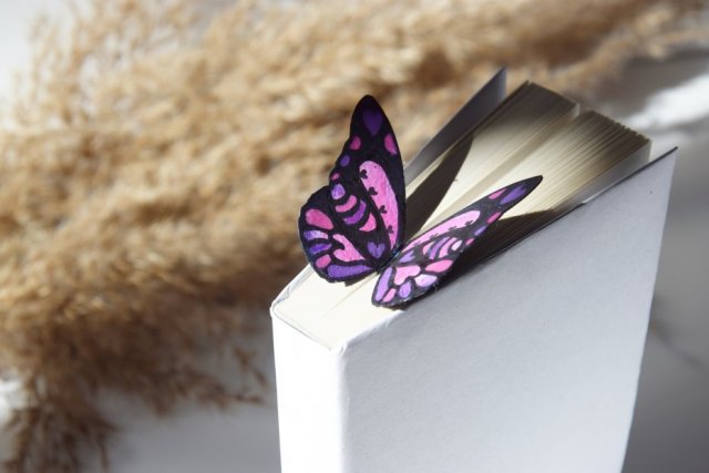 Zakładka do książki "On Paper" Kolorowy Motyl