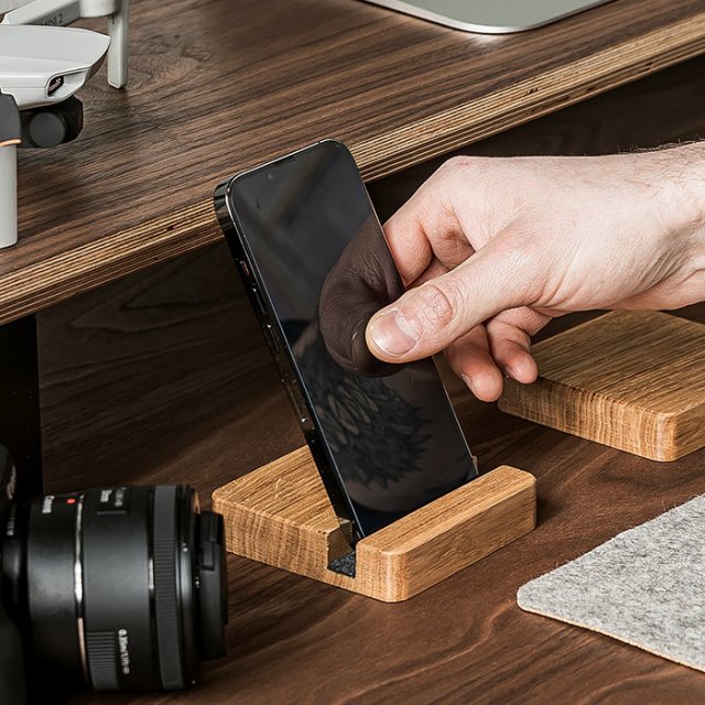 Stojak na telefon iPhone drewniany dębowy