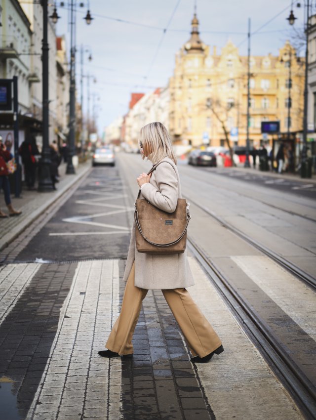 NELA- DUŻA TORBA W KOLORZE CAMEL