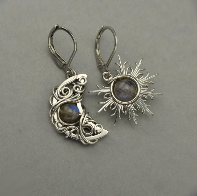 Asymetryczne kolczyki słońce i księżyc labradoryt, wire wrapping