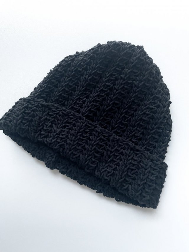 czarna czapka