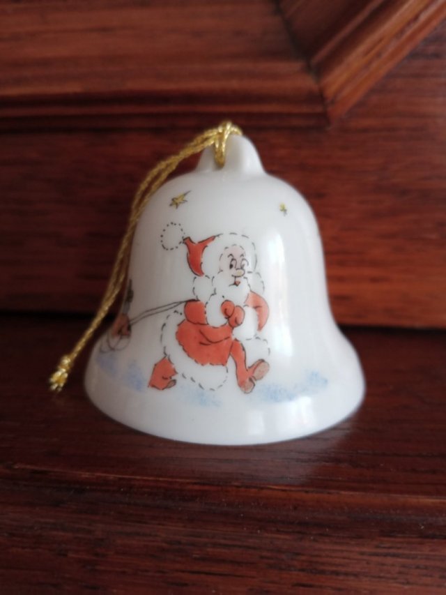 mały-porcelanowy dzwoneczek handmade