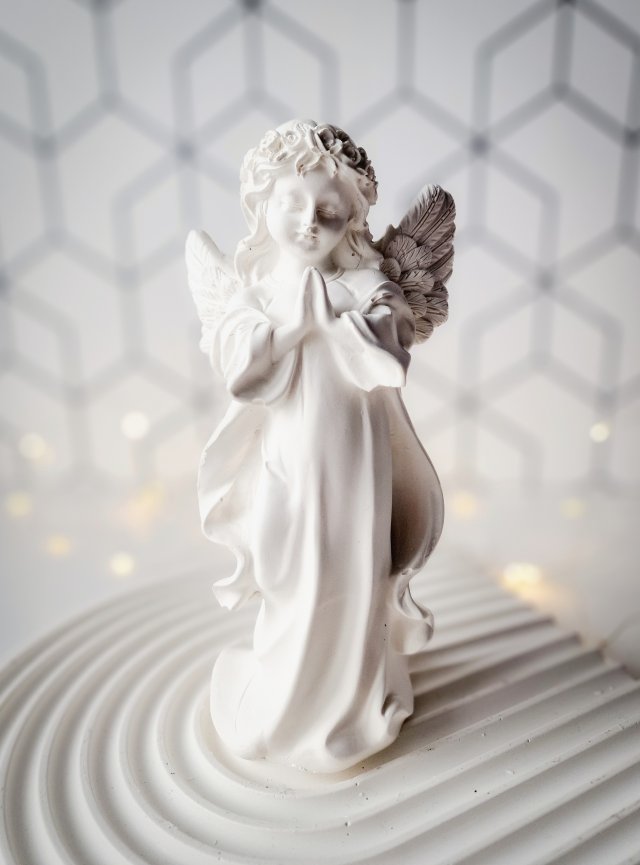 Figurka ozdobna - anioł No 2