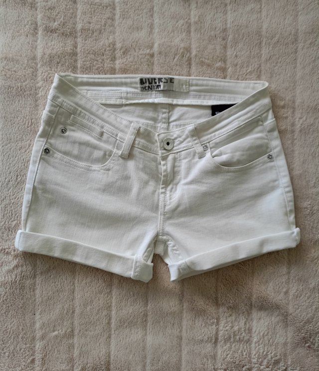 Diverse* jeansowe białe krótkie spodenki XS