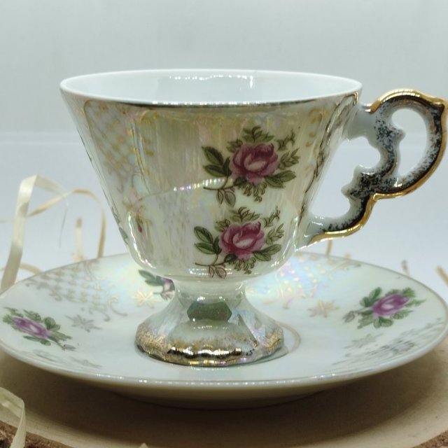 Japońska iryzowana porcelana filiżanka i spodek Handpainted