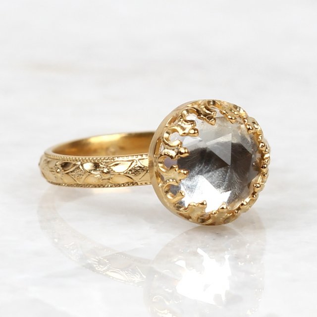 złoty pierścionek Princess z kryształem górskim