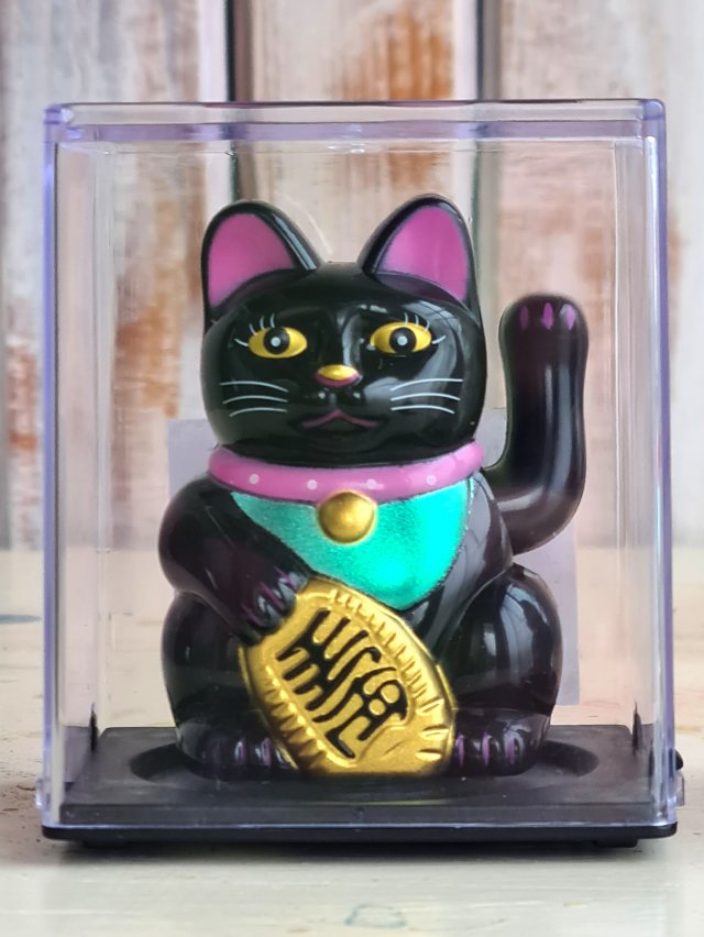 Solarny Maneki Neko czarny