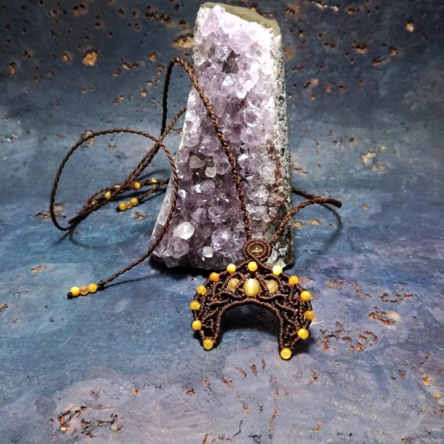 LUNULA słowiański księżyc Tygrysie Oko naszyjnik choker pleciony makramowy delfina dolls