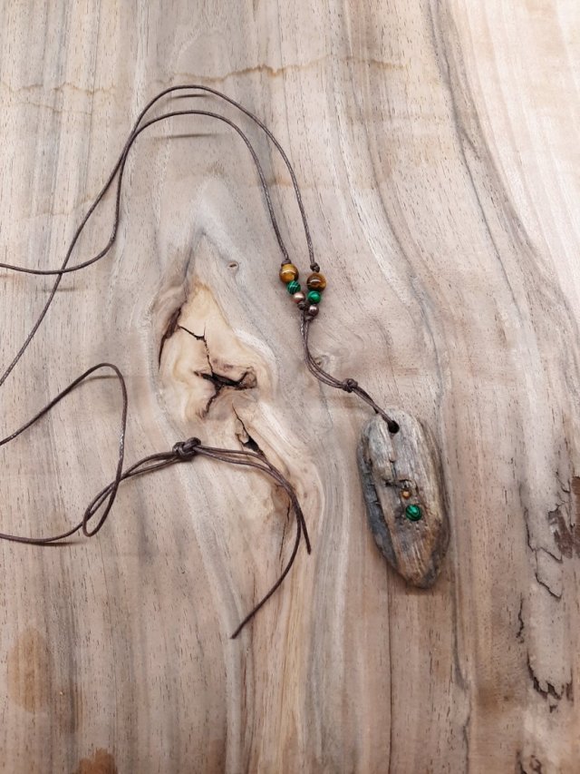 Amulet "Ziemia" - naszyjnik