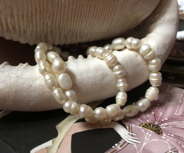 Delikatny naszyjnik perły naturalne Fresh water pearl delikatne zapięcie z ozdobnymi pętelkami