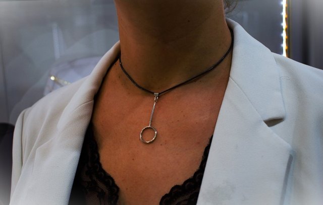 Srebrny choker czoker w całości ze srebra 925 bez dodatku niklu. Dla kobiety dziewczyny na prezent . Na walentynki.