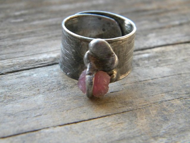 Różowy turmalin - pierścionek