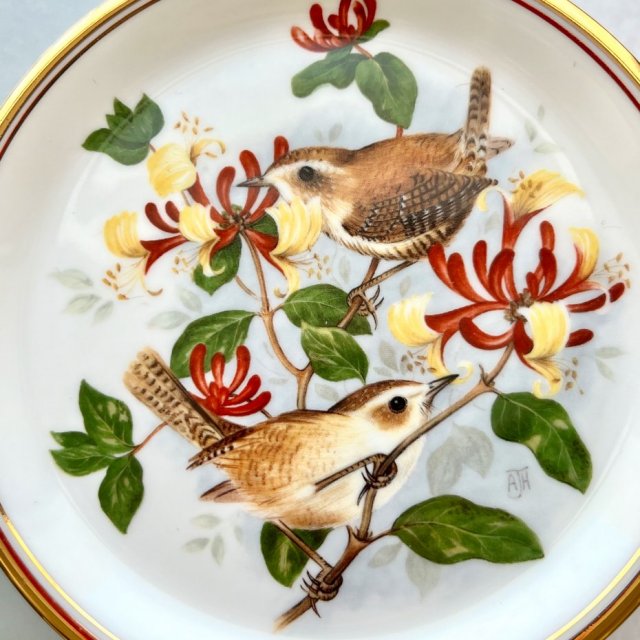 Edwardian Heritage Wren With Honeysuckle ❀ڿڰۣ❀ Uroczy, ptasi z kostnej porcelany ❀ڿڰۣ❀