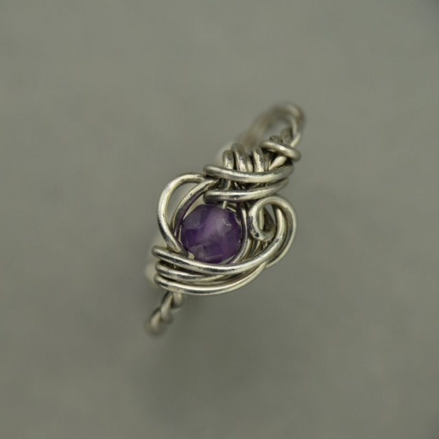 Pierścionek regulowany ametyst, wire wrapping, stal chirurgiczna