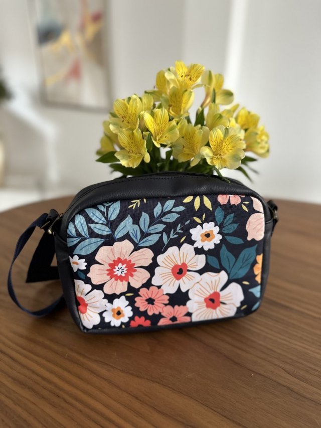 Listonoszka kwiaty retro kolorowe mała torebka na ramię