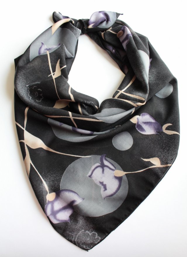 chusta vintage kwiaty czarna