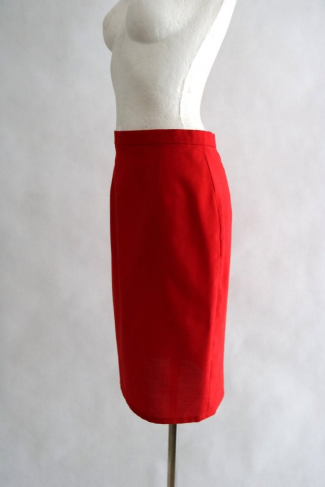 Czerwona  spódnica  roz 36
