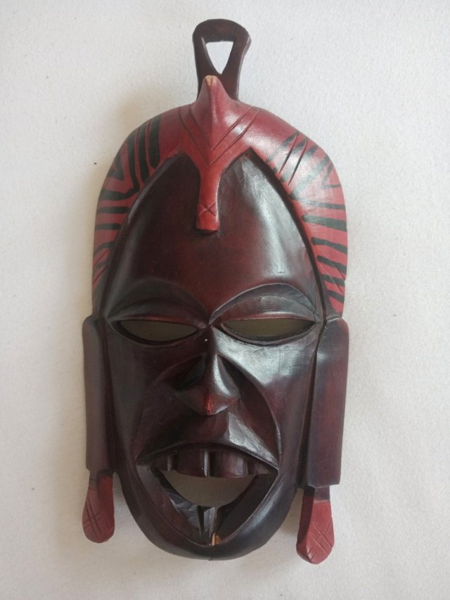 Maska afrykańska drewno