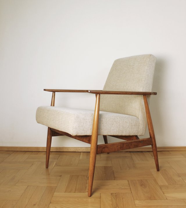 Beżowy Fotel Lisek PRL, Typ 300-190, Po renowacji, Vintage, Włoska tkanina