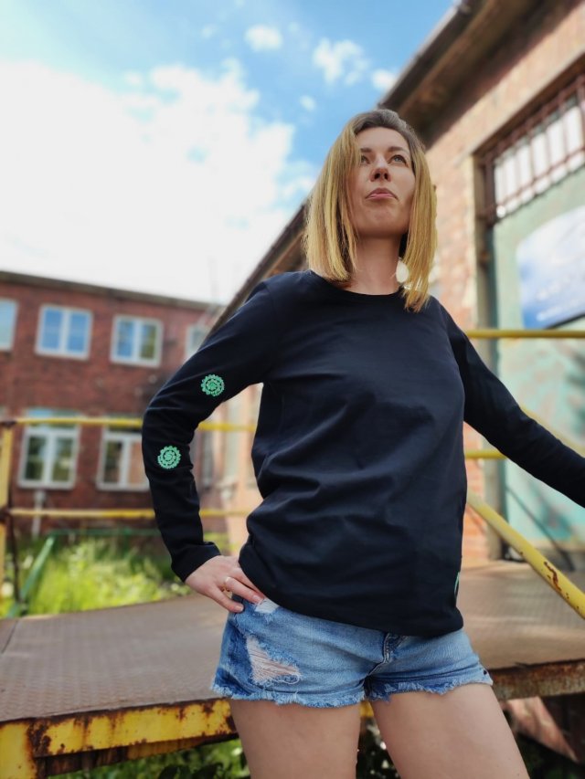 Longsleeve damski bawełniany czarny haft multikolor rozmiar S