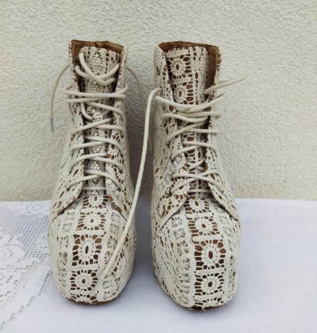 JEFFREY CAMPBELL -   SZNUROWANE BOTKI NA PLATFORMIE