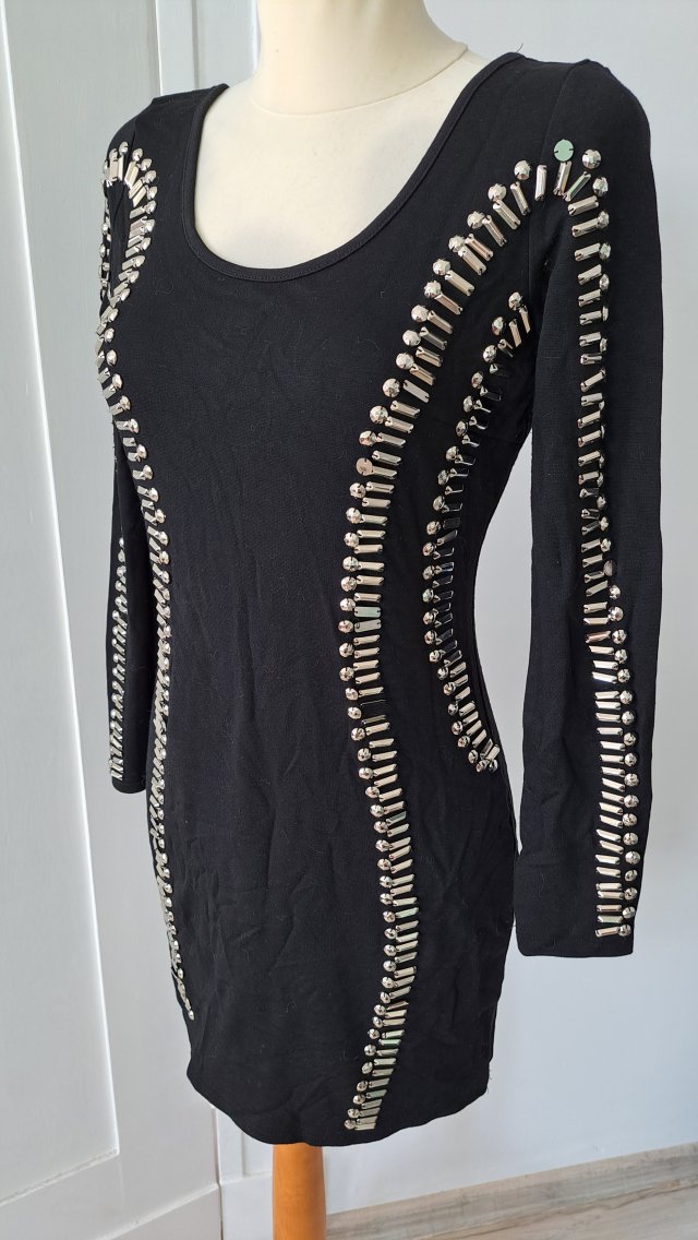Czarna sukienka z błyskotkami Cotton Club