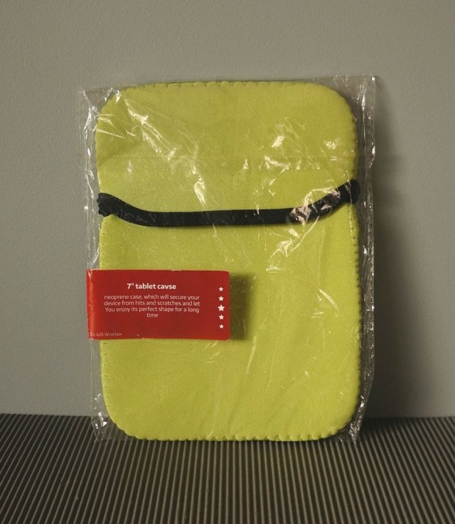 Etui do tabletów 7"   *106