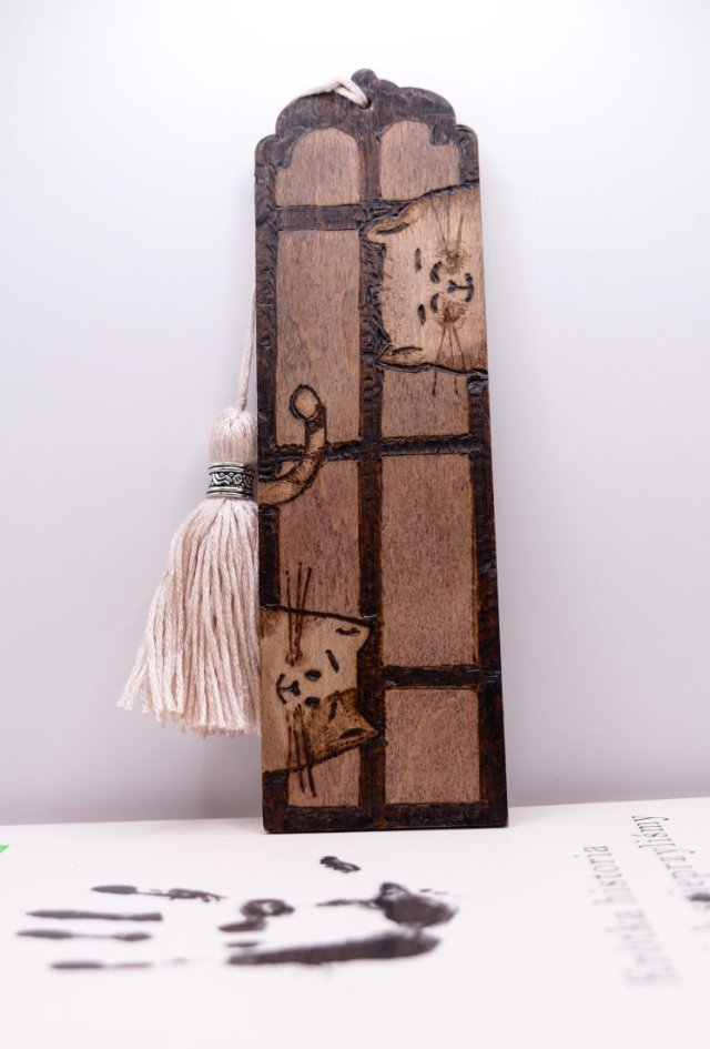 Zakładka do książki drewniana, ręcznie wypalana - "Koty" (pirografia), Dzień Matki