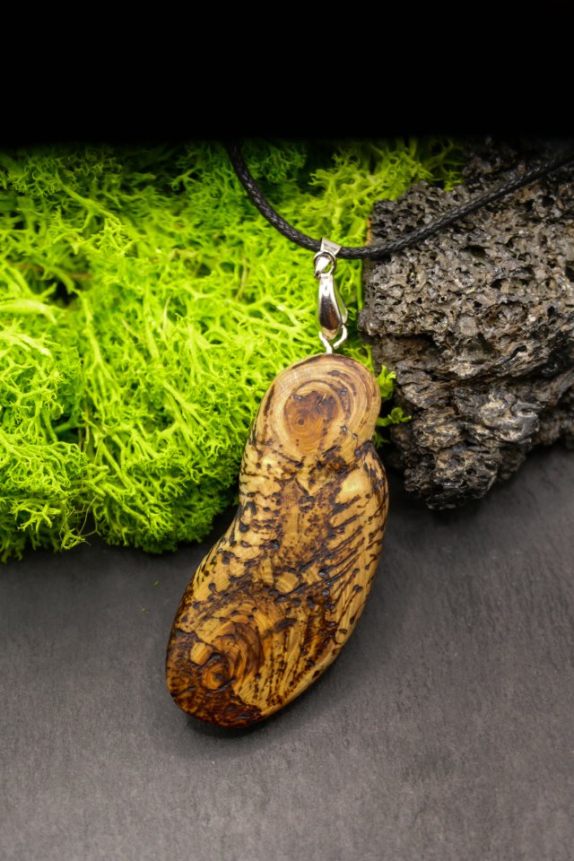 Drewniany wisiorek - ręcznie wypalany naszyjnik z drewna - Anioł Stróż - dla Niej, Dla Niego, biżuteria handmade,Dzień Matki