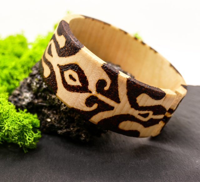 Drewniana bransoletka - ręcznie zdobiona bransoletka, wypalane w drewnie - POLINEZJA - dla Niej, biżuteria handmade