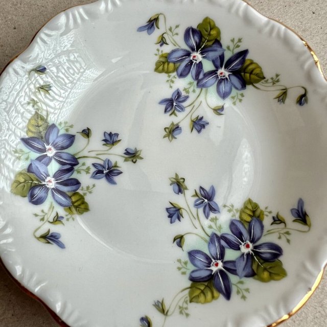 Royal Grafton - Violets ❀ڿڰۣ❀ Wiosenna paterka