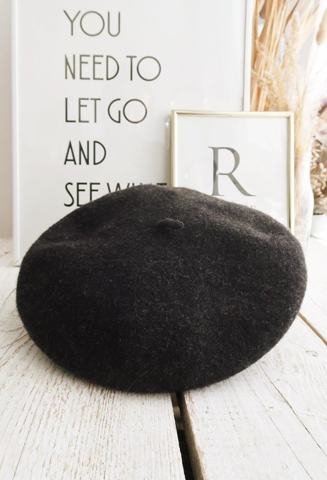 beret z domieszką wełny