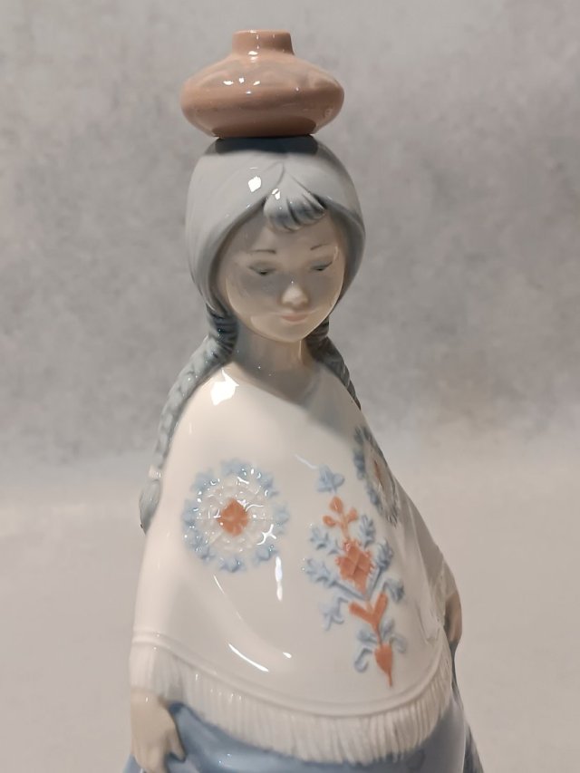 LLADRO seria NAO #359 Porcelanowa Figura Chiquita Mexican Girl Hiszpania